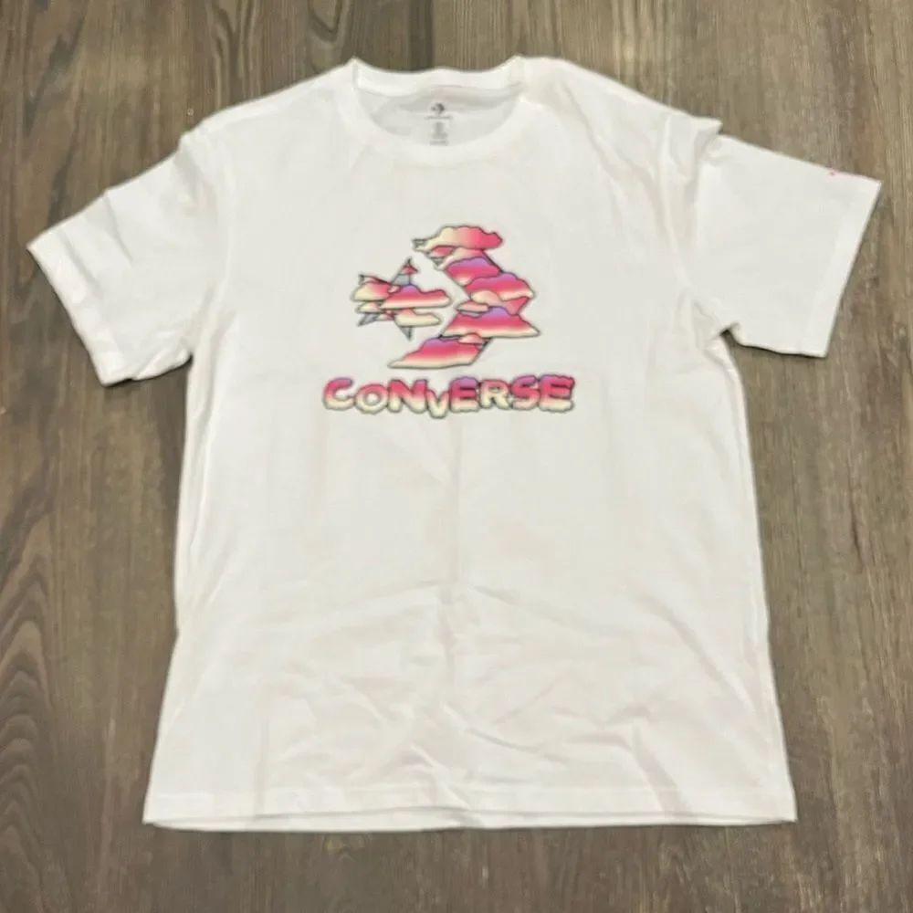 NWOT Converse Star Chevron Clouds Graphic T-Shirt Crewneck Short Sleeve White M